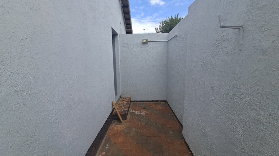 5 Bedroom Property for Sale in Universitas Ridge Free State